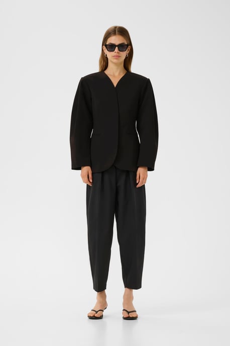 WilcoxIW Blazer Feminine Silhouette - Image 5
