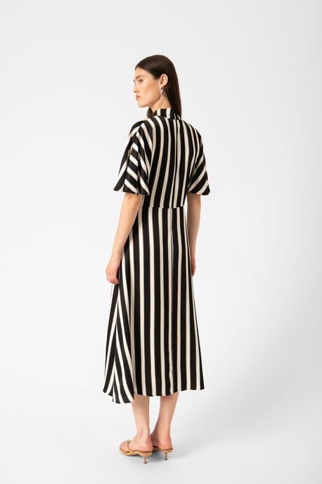 SLClero Miria Printed Dress Feminine Silhouette - Image 2