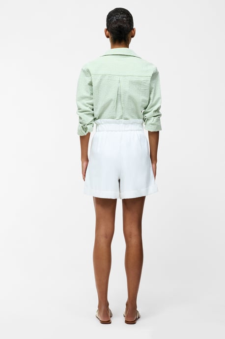 White Cotton Blend Ruffled Loose Pleated Shorts - Image 4