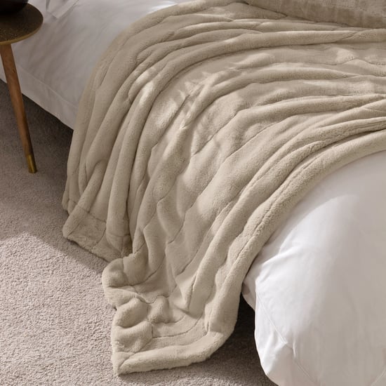 Paoletti Empress Faux Fur Throw, 130 cm x 180 cm, Cream - Image 3