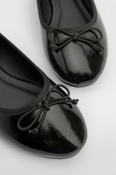 Wide Fit Crinkle Bow Detail Ballet Flats - Image 4