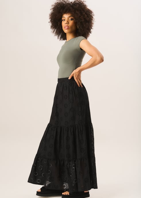 Black Tiered Lace Embroidered Long Skirt - Image 3