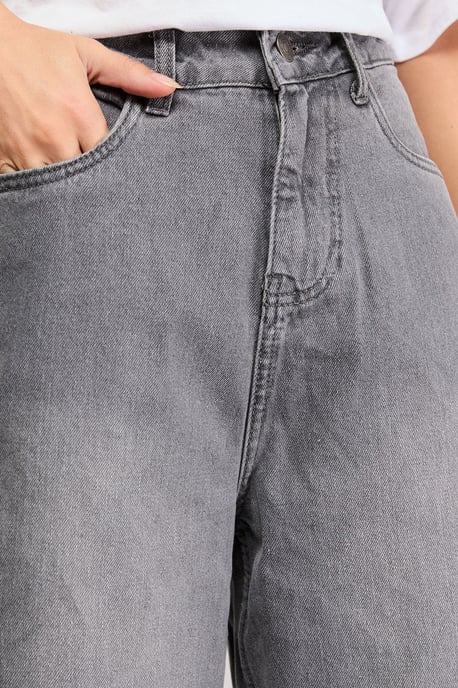 Washed Low Rise Denim Boyfriend Jean - Image 4