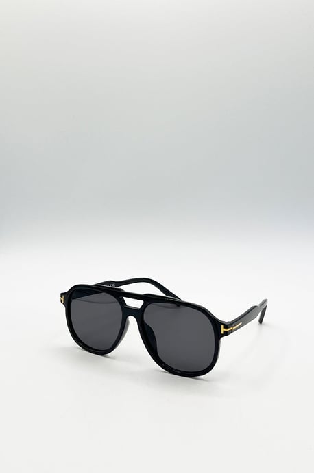 Oversized Navigator Sunglasses in Black - Image 2