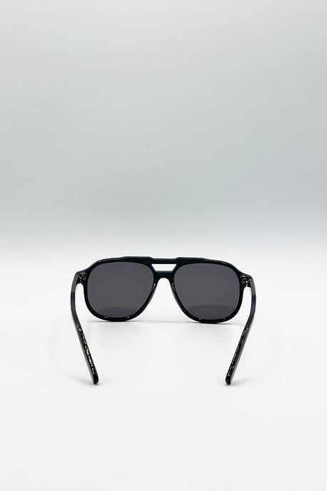 Oversized Navigator Sunglasses in Black - Image 4