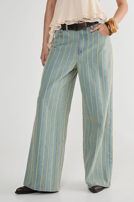 Frayed Hem Straight Leg Denim Jeans - Image 2