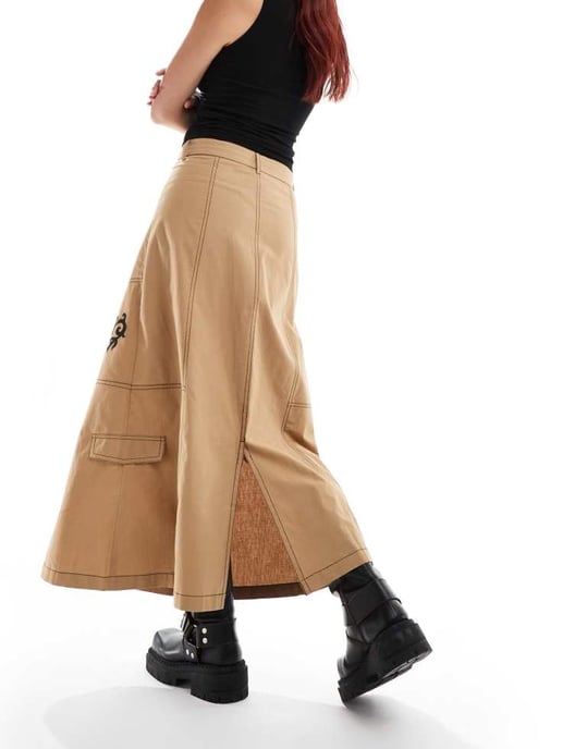 COLLUSION rip stop maxi skirt with contrast stitch and embroidery emblem in camel - Image 2