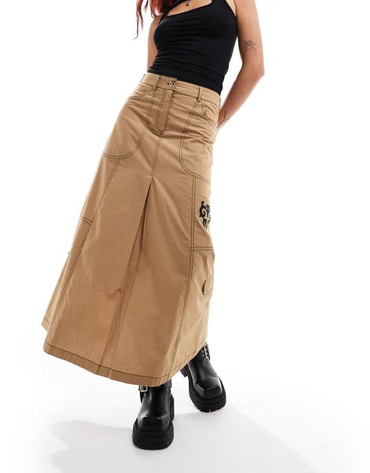COLLUSION rip stop maxi skirt with contrast stitch and embroidery emblem in camel - Image 4