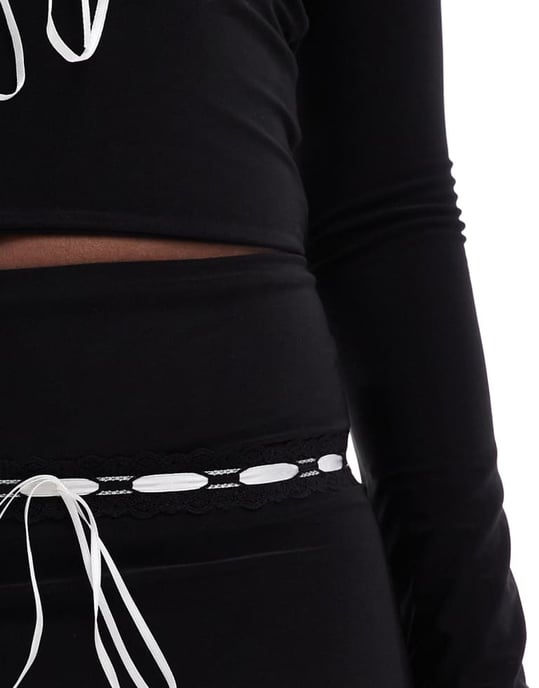 Kaiia exclusive contrast bow detail maxi skirt co-ord in black - Image 3