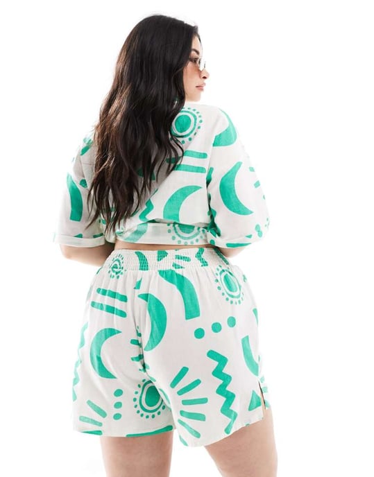 Yours shirred linen look shorts in green print co-ord - Image 4