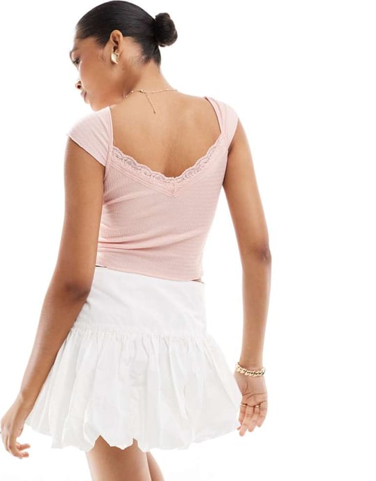 Vero Moda textured jersey top with lace detail in soft pink - Image 3
