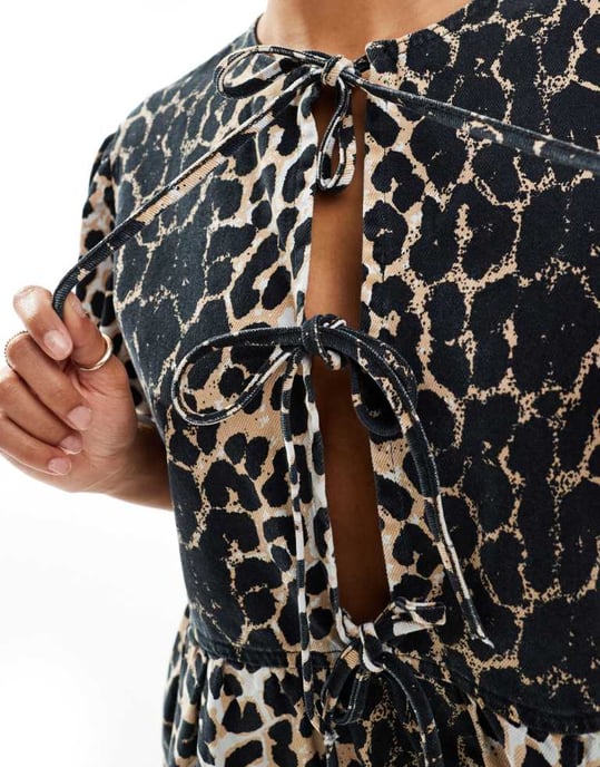 ASOS DESIGN denim puff sleeve tie front dress in leopard - Image 3