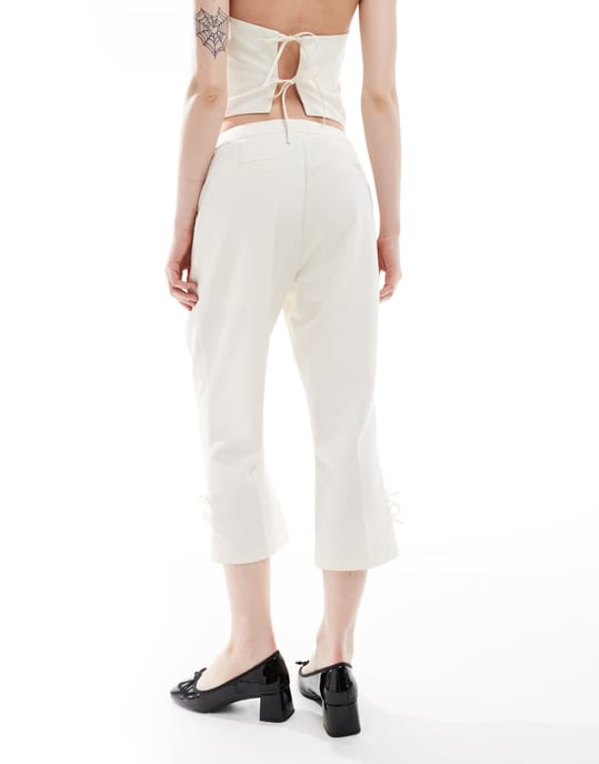 Reclaimed Vintage capri trousers with bows in white co-ord - Image 3