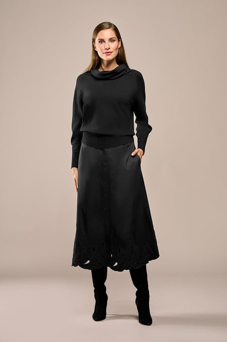 Therry Rok Zwart - Image 1
