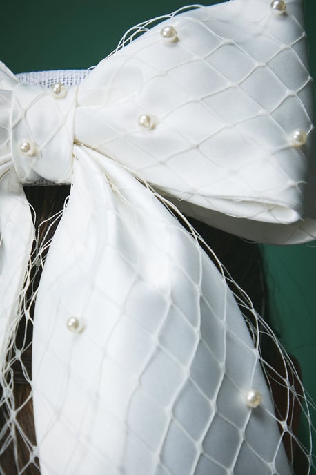 Lisa Tan Bridal Bow Pill Box Fascinator - Image 3