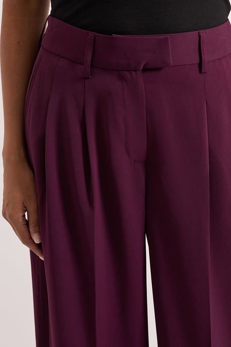 Pleated Wide Leg Trouser - Image 5