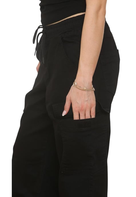 Womens Easticated Wasit Wide Leg Cargo Pocket Jeans in Black - Image 5