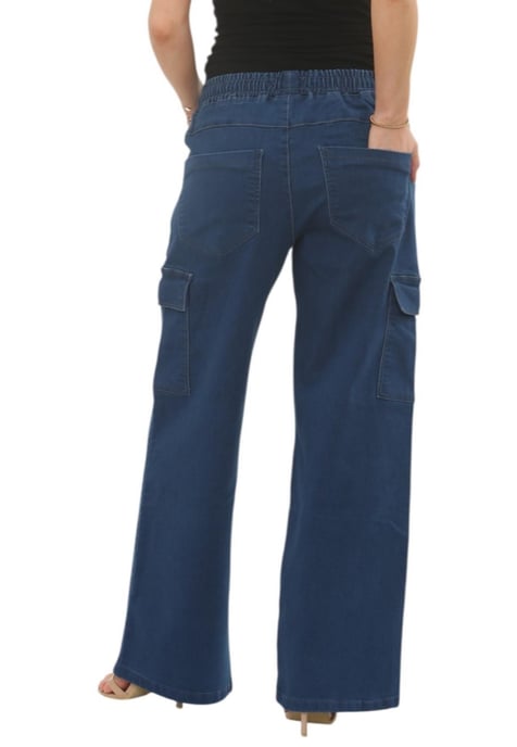 Womens Easticated Wasit Wide Leg Cargo Pocket Jeans in Mid Blue - Image 3
