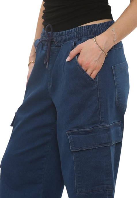 Womens Easticated Wasit Wide Leg Cargo Pocket Jeans in Mid Blue - Image 5