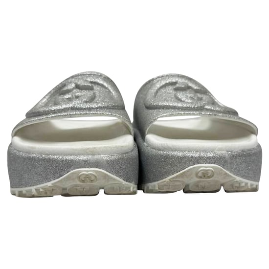 Gucci GG Logo Glittered Slide Sandals in Silver Rubber - Image 2