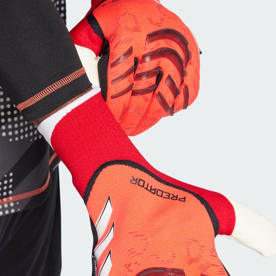 Predator Pro Fingersave Goalkeeper Gloves - Image 2