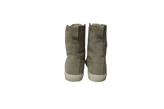 Common Projects Tournament High Top Shearling Sneakers i grå mocka - Image 4