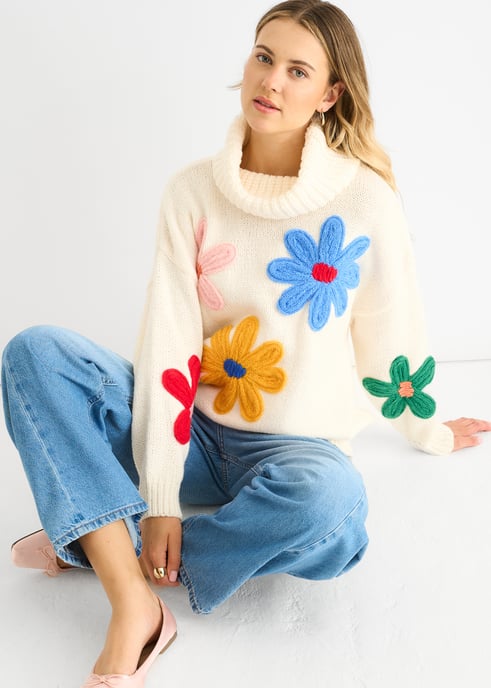 Krämfärgad överdimensionerad tröja med blommiga applikationer - Image 3