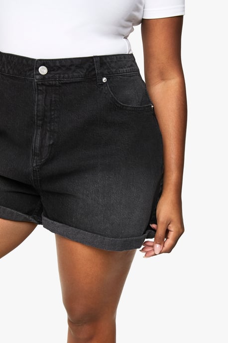 Plus Denim Mom Short - Image 4