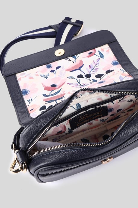'Eleganza Milano' Real Leather Flapover Crossbody Bag - Image 4
