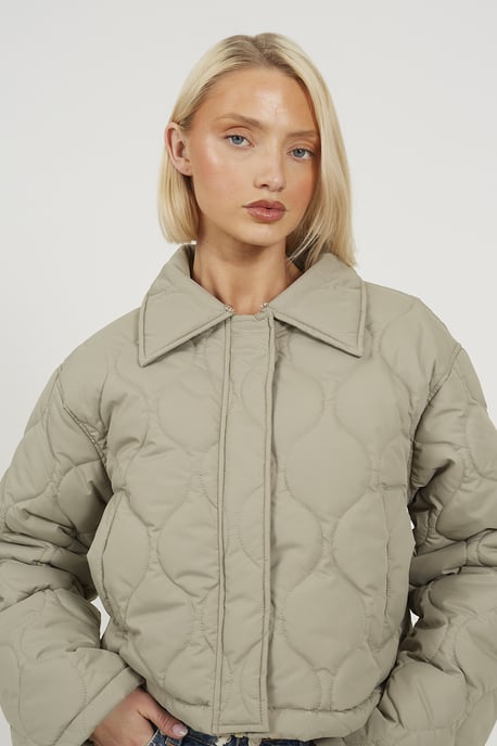 Pale Green Onion Qulited Jacket With Faux Fur Collar - Image 4