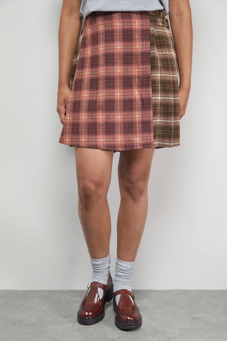Mixed Check Buckle Side Pleat Awkward Length Skirt - Image 2