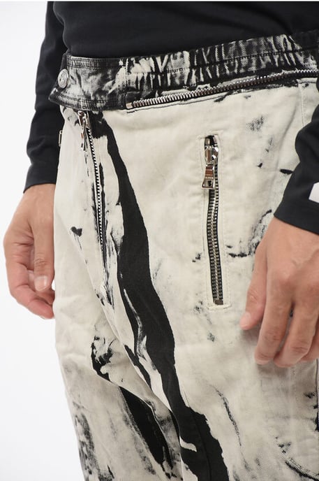 Bikerjeans med syratvättad effekt och dragkedja vid ankeln, 16 cm, i svart och vitt - Image 3