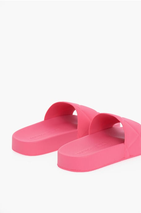 Matt rubber Sliders with Intreccio Motif in Pink - Image 2