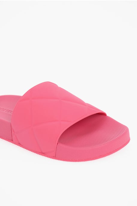 Matt rubber Sliders with Intreccio Motif in Pink - Image 4