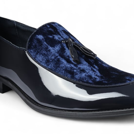 Marinblå loafers med tofsar för män, formella lackskor - Image 5