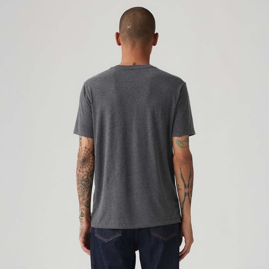 Men's Levis Classic Graphic T-Shirt in Black - Image 2