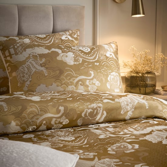 Paoletti Baransu Jacquard Duvet Cover Set, King, Gold - Image 3