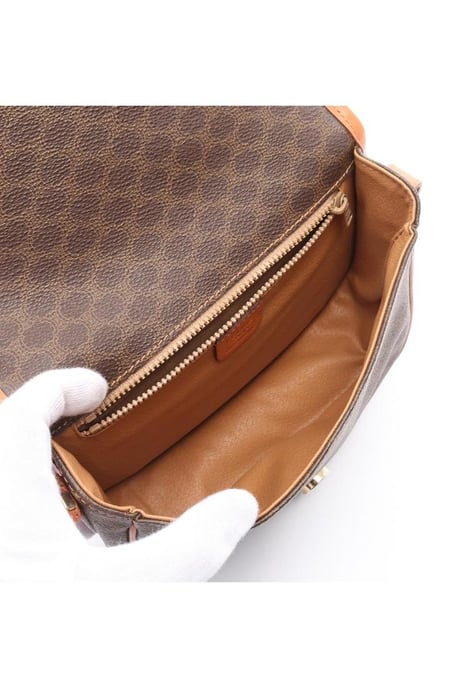 Pre-owned Stylish Shoulder Bag with Adjustable Strap for Everyday Essentials - Image 5