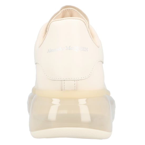 Alexander McQueen Dames Oversized Sneaker 'Larry' in beige - Image 2