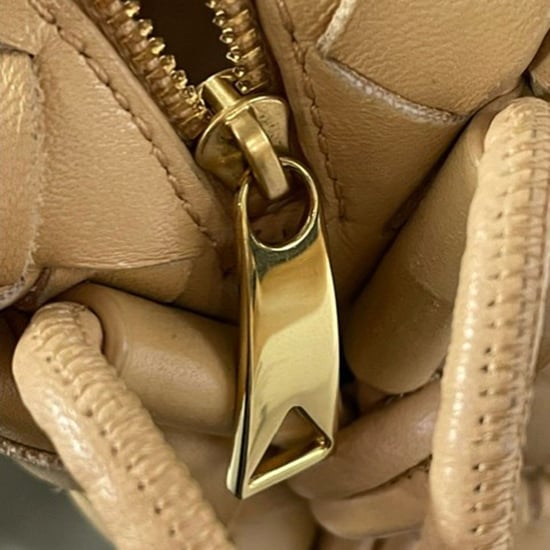 Bottega Veneta Mini Intrecciato Loop Camera Crossbody-väska i gult lammskinnsläder - Image 4