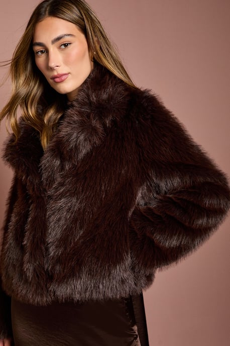 Occasion Short Faux Fur Coat - Image 3