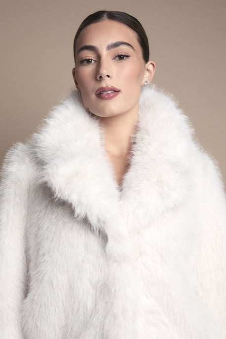 Occasion Short Faux Fur Coat - Image 4