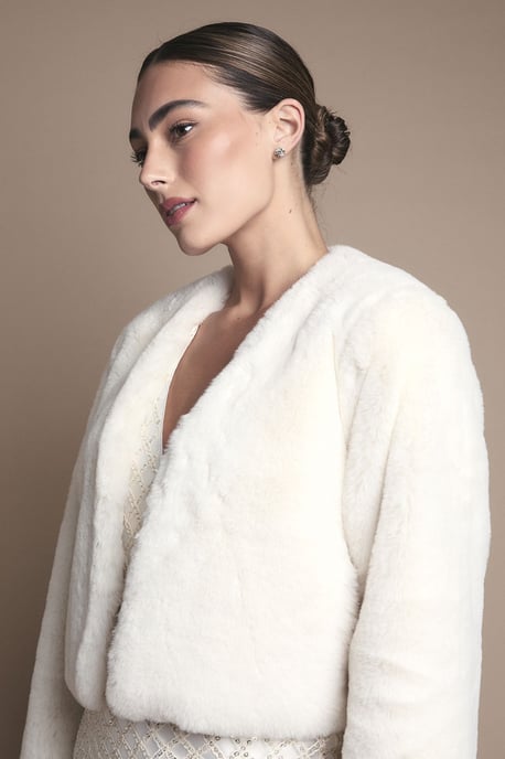 Occasion Short Edge To Edge Fur Coat - Image 4