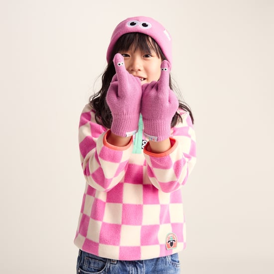 Soay Kids Shaun the Sheep Knit Gloves Piglet Pink - Image 3