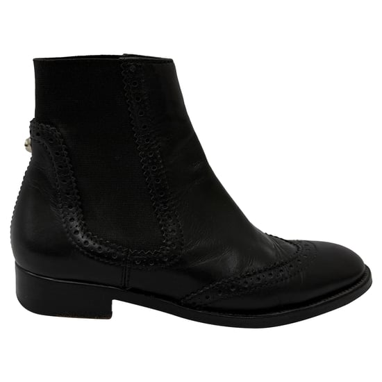 Balenciaga Geperforeerde Wingtip Chelsea Boots in Zwart Leer - Image 1