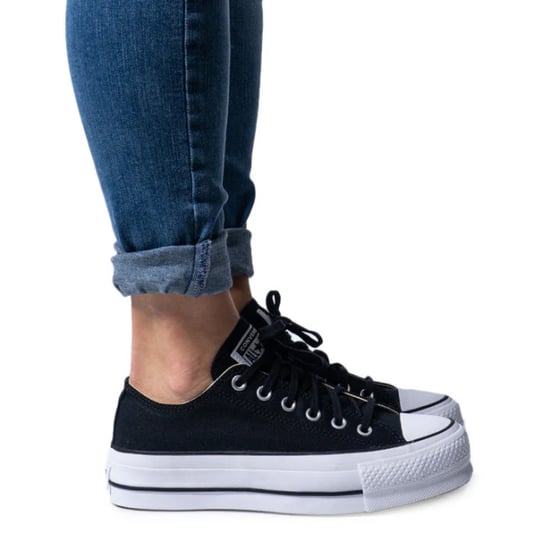 Converse Women sneakers - Image 2