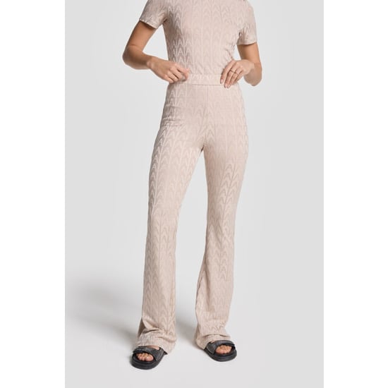 Alix The Label Ladeis knitte a jzquard pant taupe - Image 4