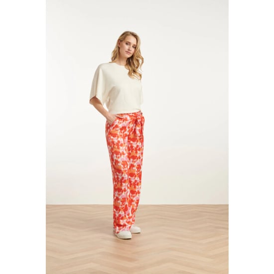 Smashed Lemon 25209 satijnen broek met peach bloemenprint | - Image 4