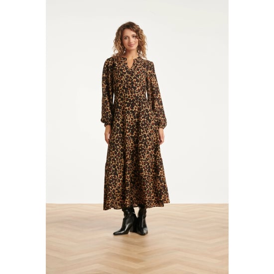 Smashed Lemon Chiffon dierenprint jurk met pofmouwen en v-hals in camel en bruin | - Image 6