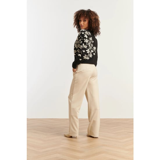 Smashed Lemon Zwart en offwhite bloemenprint met v-hals gebreide top | - Image 3